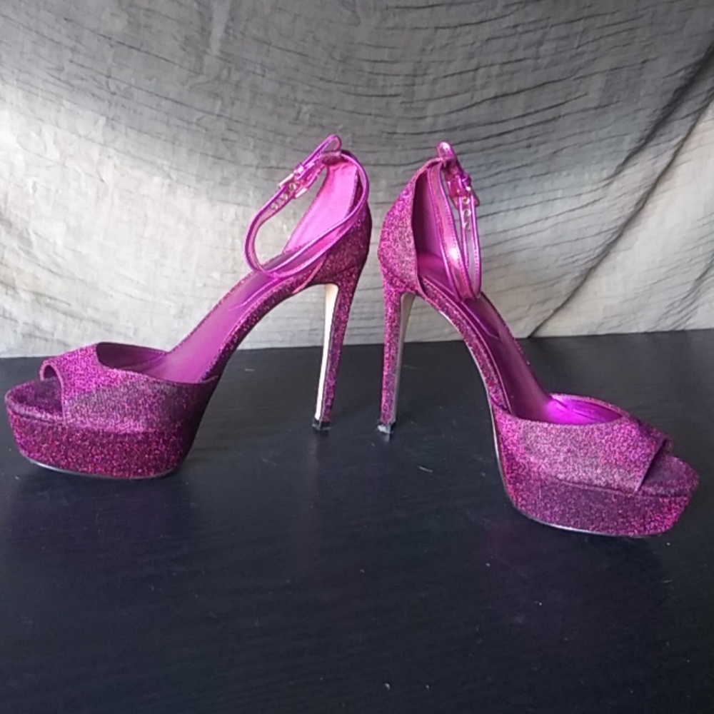 Shoes - Picture 3 of 4